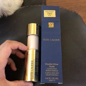Este lauder double wear foundation